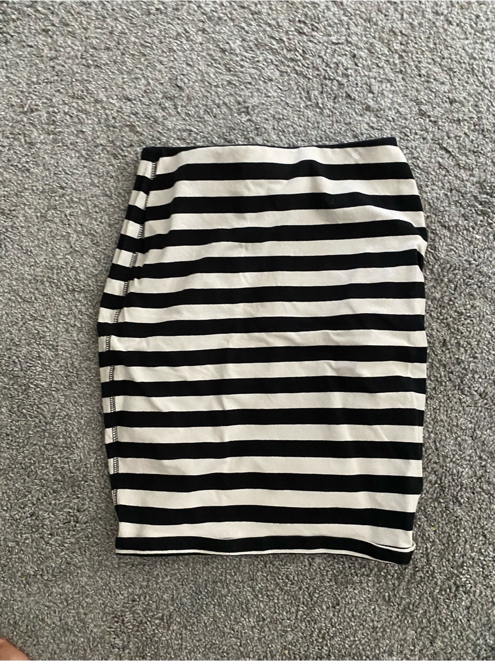 Old Navy Black and White Striped Pencil Skirt